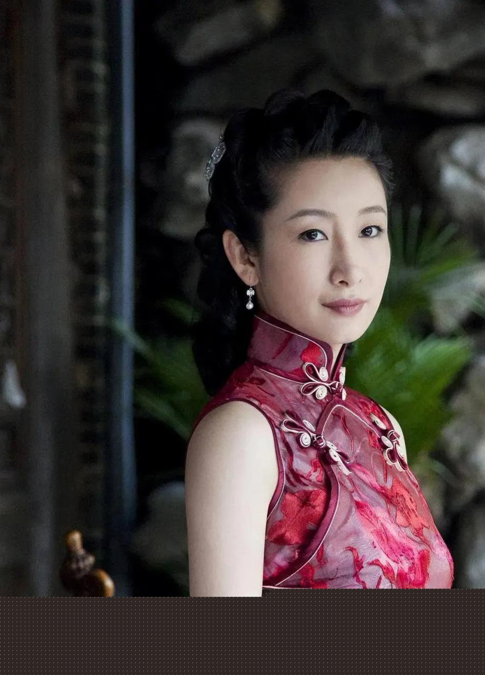 秦海璐结过几次婚（揭秘秦海璐的恋情经历）