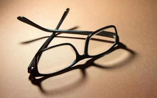 2023高考可以带有金属的眼镜吗（高考能戴隐形眼镜进入考场吗）