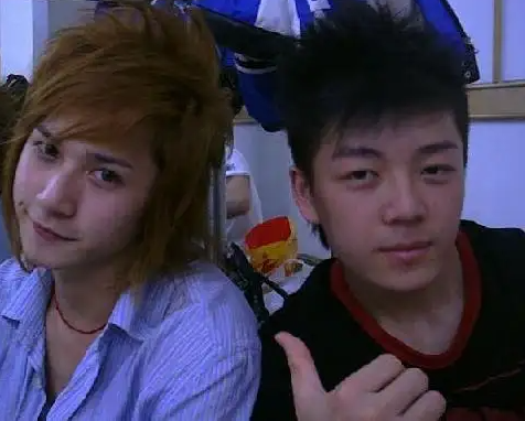 托奶李天王是什么意思（苏醒李炜事件前因后果）