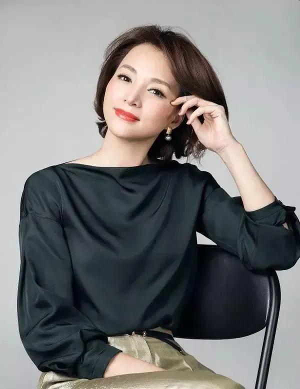 董卿老公的前妻金晶现状（金晶与董卿的感情经历）