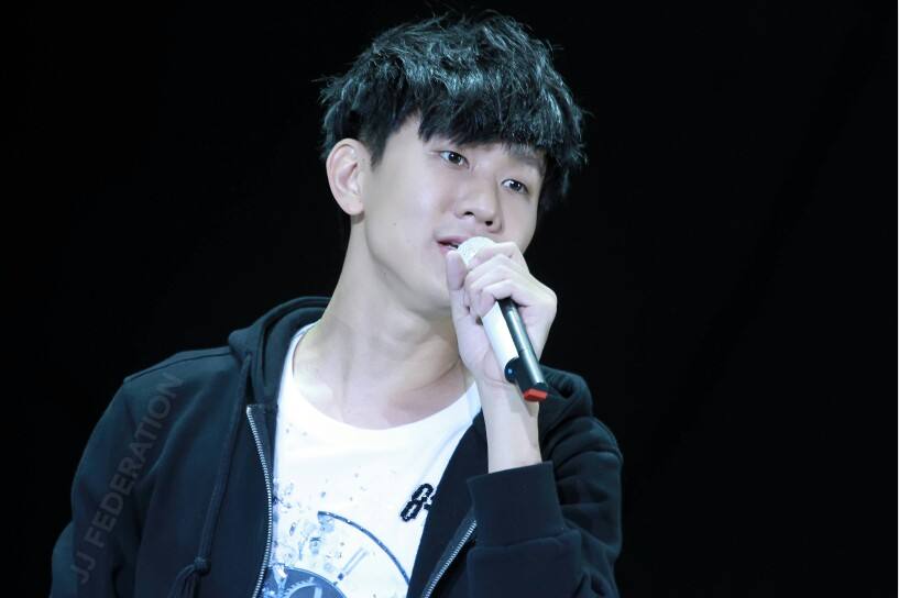 林俊杰是不是富二代（歌手林俊杰个人简介及家世）