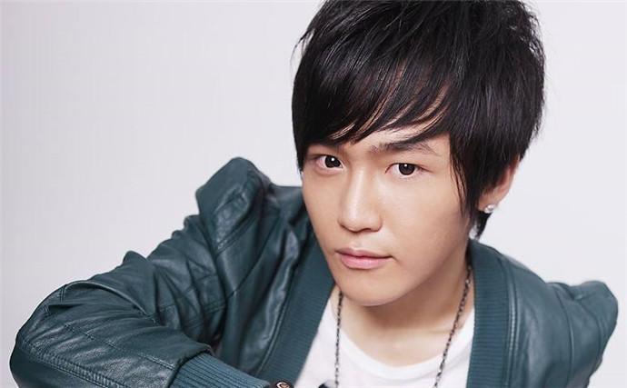 李炜为什么叫托奶天王（李炜苏醒事件始末托奶事件真相）