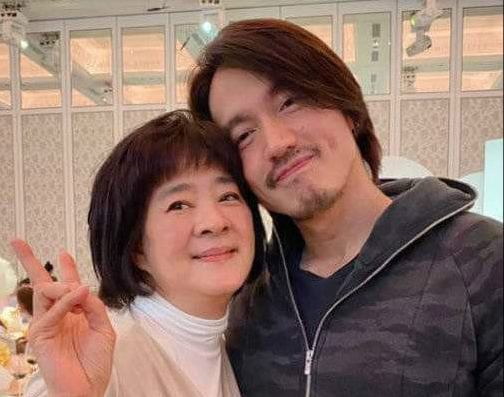 安以轩家是做什么的 （揭秘安以轩家庭背景）