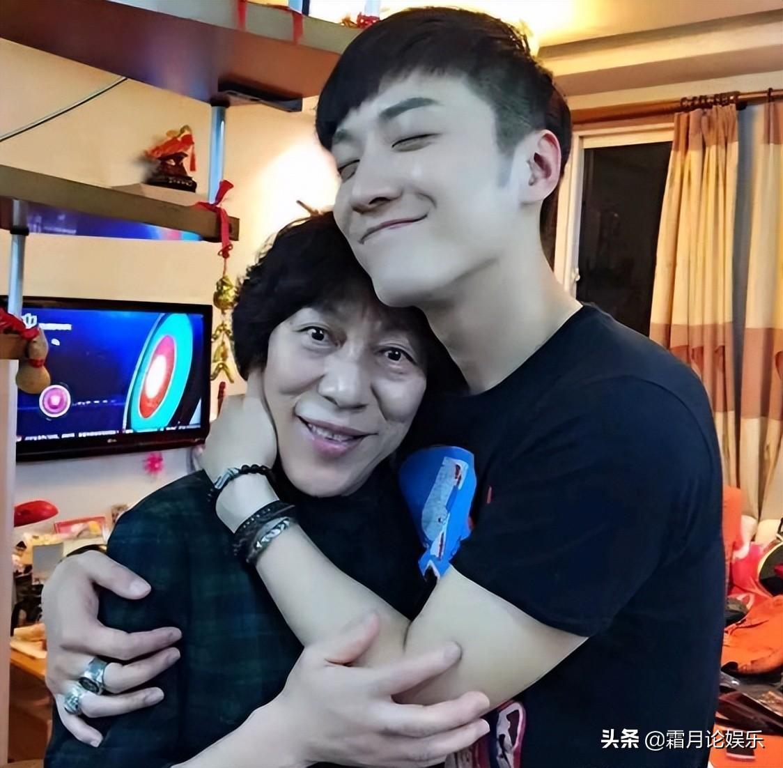 乔任梁真的被卸胳膊了吗 （真实的乔任梁死亡原因）