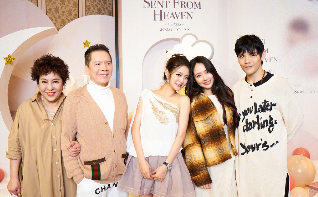 安以轩家是做什么的 （揭秘安以轩家庭背景）