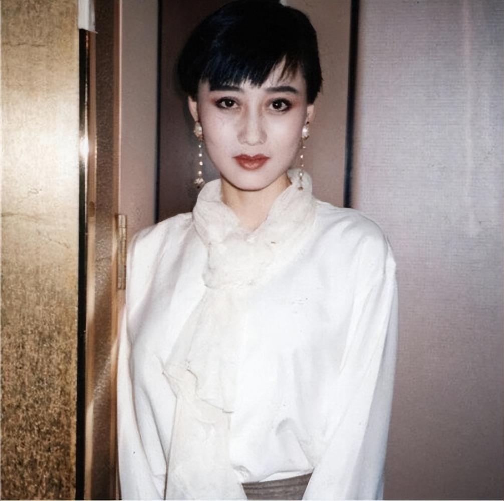 利智到底那漂亮了（李连杰苦等十年利智）