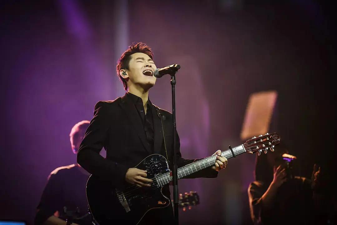 梁博父母干什么的揭秘（歌手梁博的家世背景）