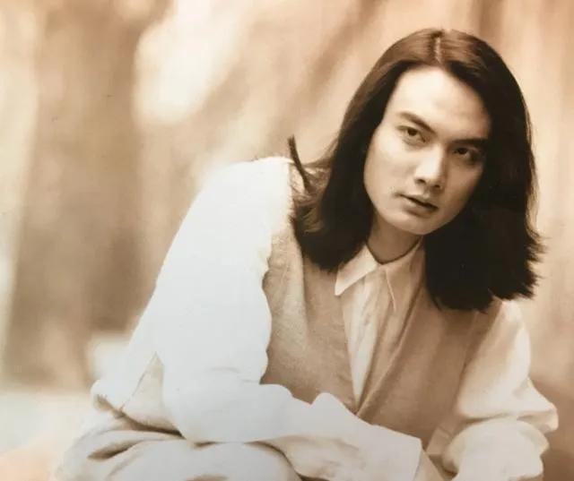 柯蓝的男友及现老公（女强人柯蓝的感情史 ）