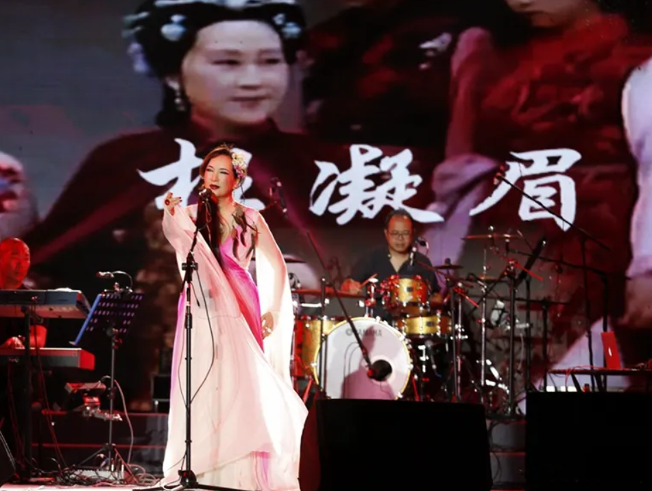 郑绪岚是哪里人（郑绪岚简历及个人资料简介 ）