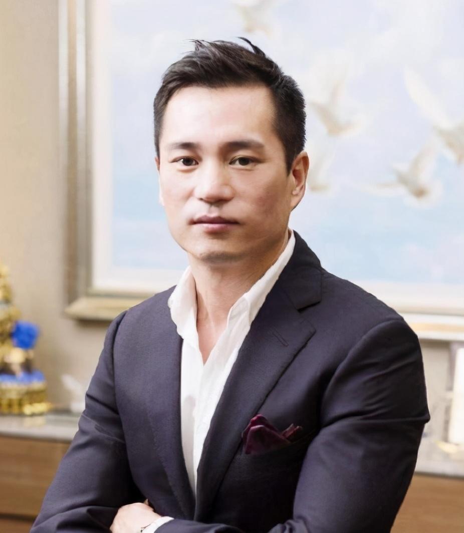 安以轩家是做什么的 （揭秘安以轩家庭背景）