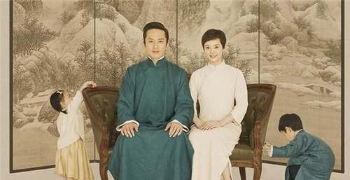 何炅成家了吗（快乐大本营何炅全家福照曝光）