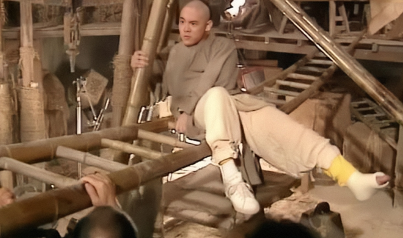 李连杰是不是瘫痪了（59岁李连杰近况曝光）