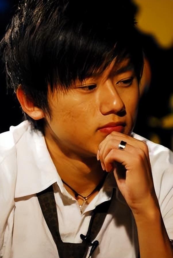 托奶李天王是什么意思（苏醒李炜事件前因后果）