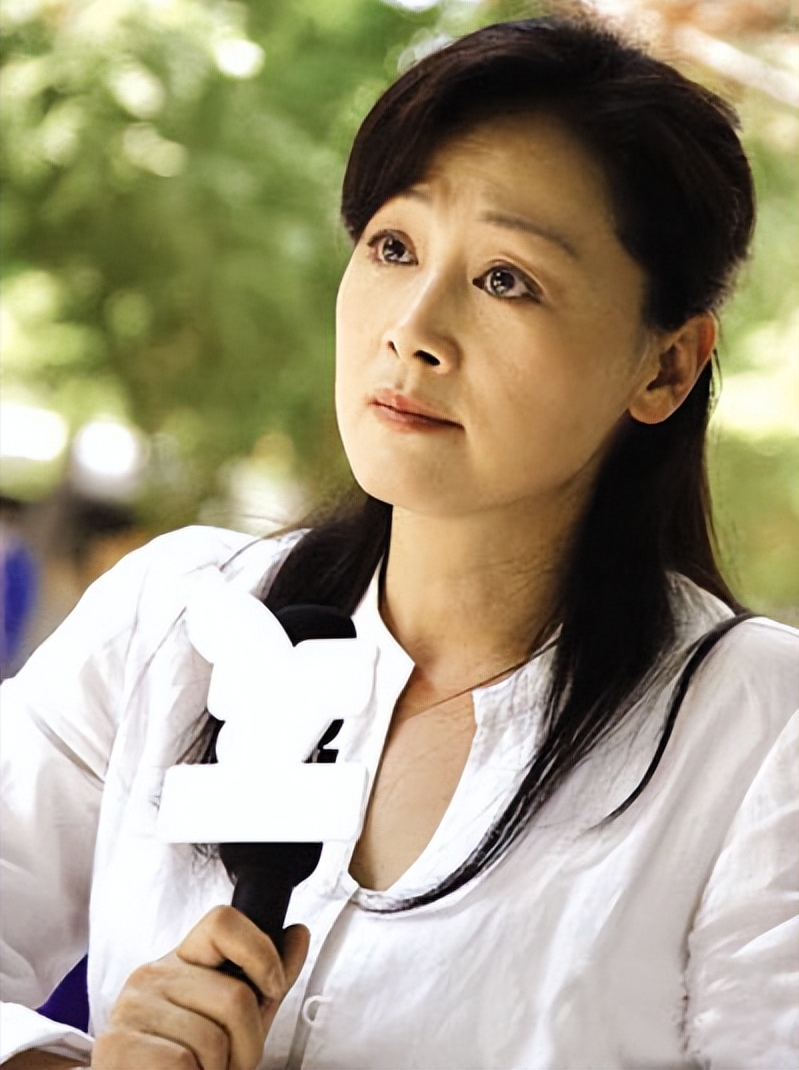 王姬丈夫高峰是干啥的（演员王姬和高峰的情感经历）