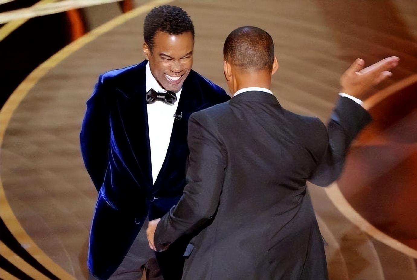 托奶李天王是什么意思（苏醒李炜事件前因后果）