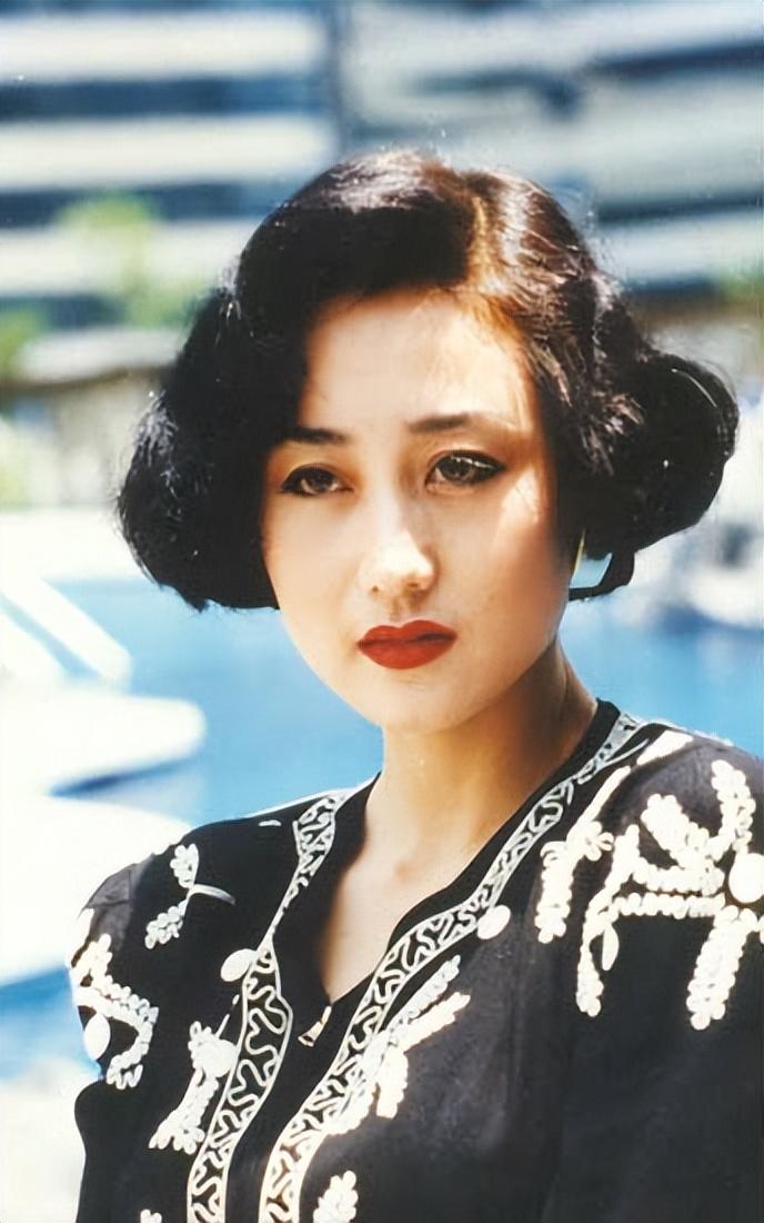 利智到底那漂亮了（李连杰苦等十年利智）