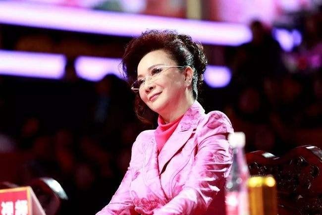 蔡明嫁了几个老公（揭秘蔡明现任老公情史）