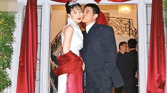 利智到底那漂亮了（李连杰苦等十年利智）