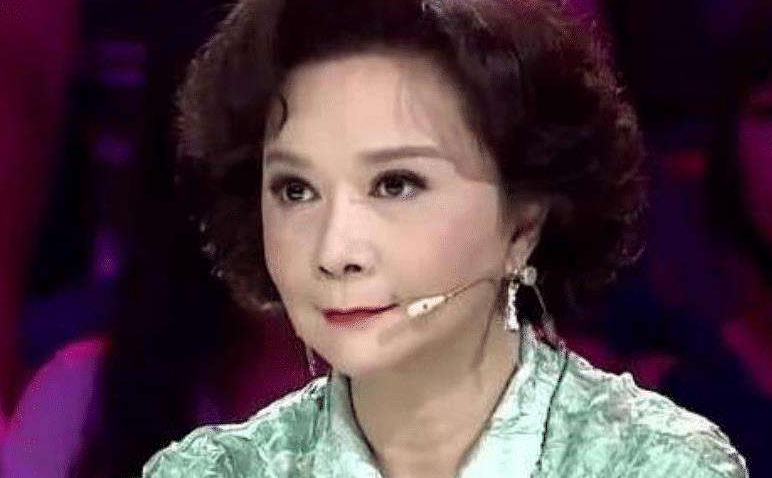 蔡明嫁了几个老公（揭秘蔡明现任老公情史）