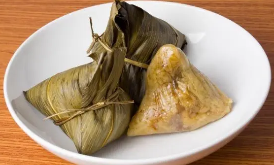 粽子是端午节包还是前一天包 粽子是端午节包还是前一天包