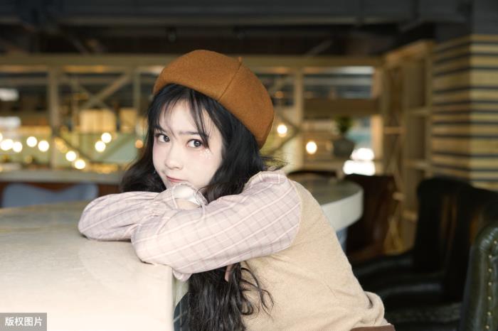 女朋友很幼稚能结婚吗（成熟女人和幼稚女人）