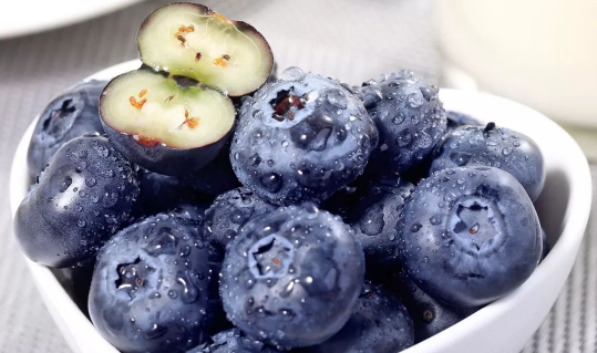 蓝莓用清水洗三遍可以吃吗2