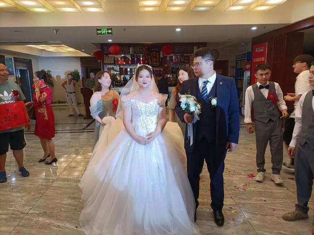 接亲堵门游戏一般几个（活跃气氛的堵门游戏）