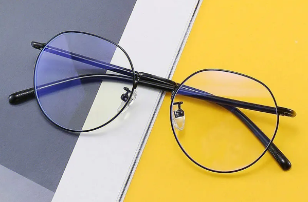 2023高考可以带有金属的眼镜吗（高考能戴隐形眼镜进入考场吗）
