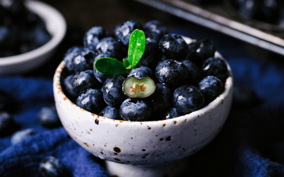 蓝莓包装没有产地没有重量可以吗（蓝莓没有生产日期和保质期能吃吗）