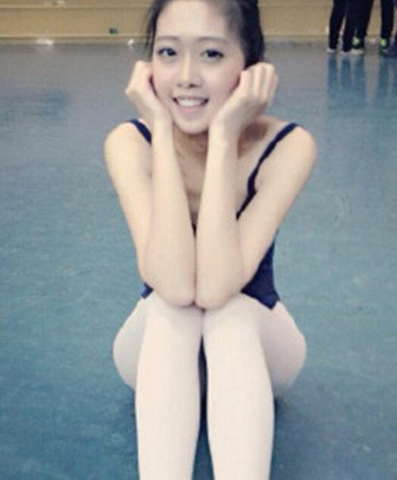 陈学冬的女友叫什么名字（卓仕琳和陈学冬的关系）