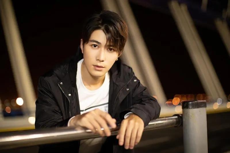 陈学冬怎么出道走红的（明星陈学冬的成名经历）