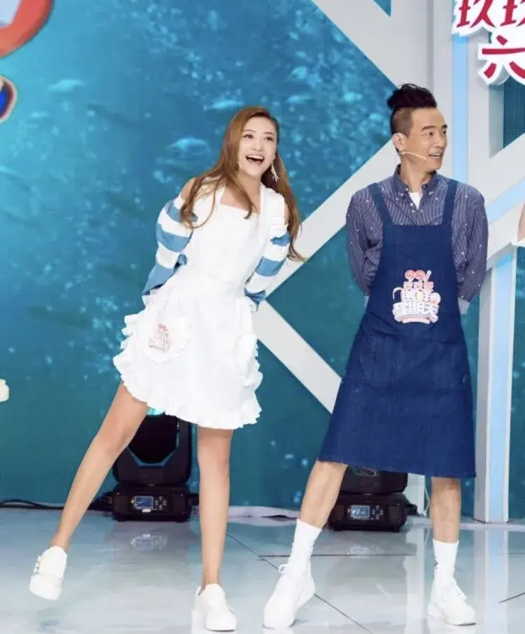 演员陈学冬小时候的经历（童年最凄惨的五位明星）