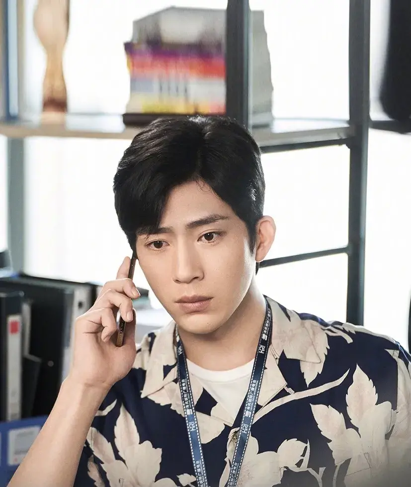 演员陈学冬小时候的经历（童年最凄惨的五位明星）