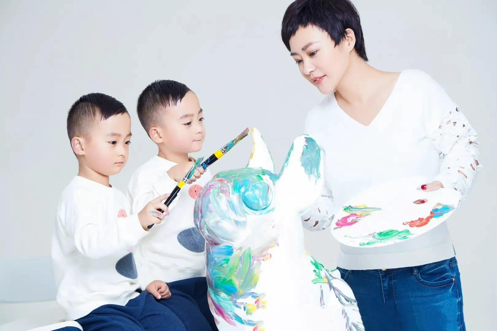 郝蕾的丈夫刘烨是干什么的（揭秘郝蕾和李烨离婚的原因）