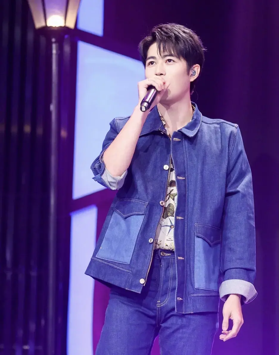 演员陈学冬小时候的经历（童年最凄惨的五位明星）