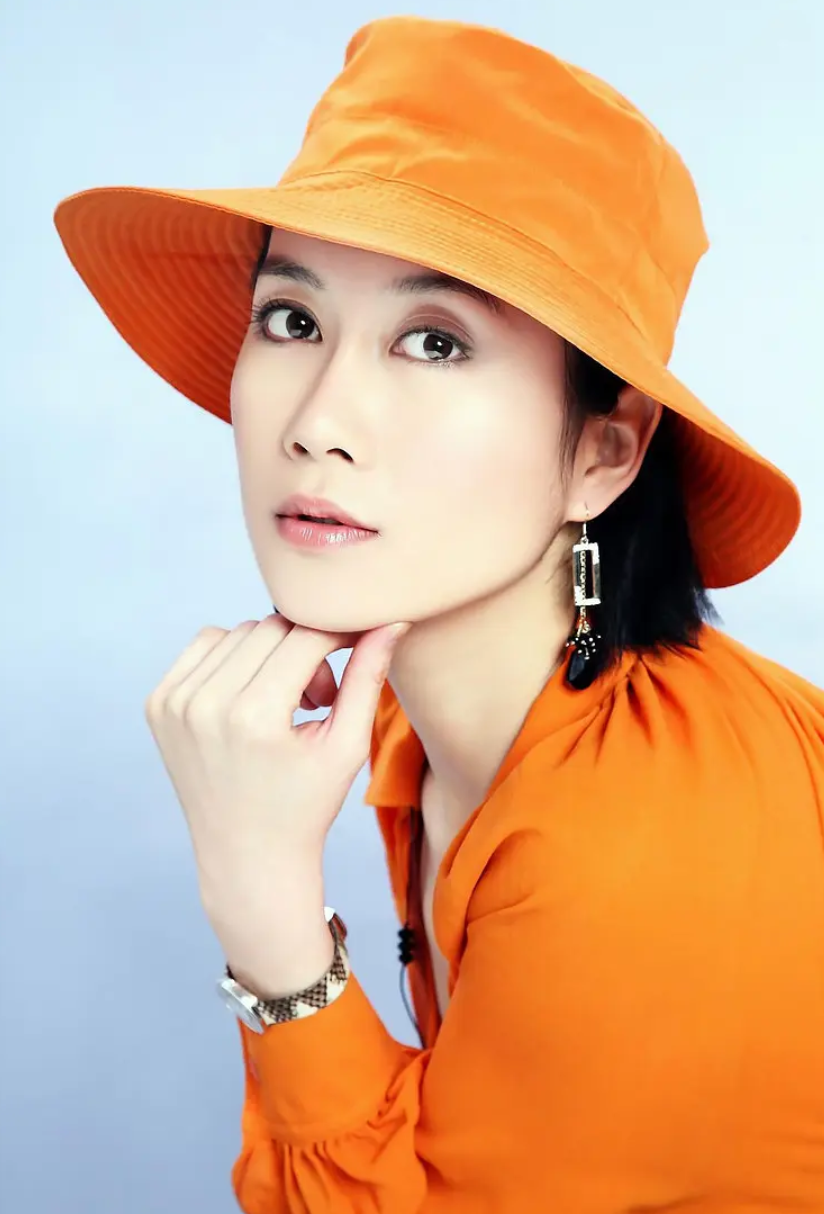 温峥嵘结过婚吗（演员温峥嵘现任丈夫介绍）