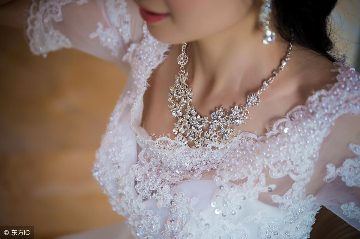 男生都抵抗不了女生的哪些动作（男生无法招架女生的四种行为）