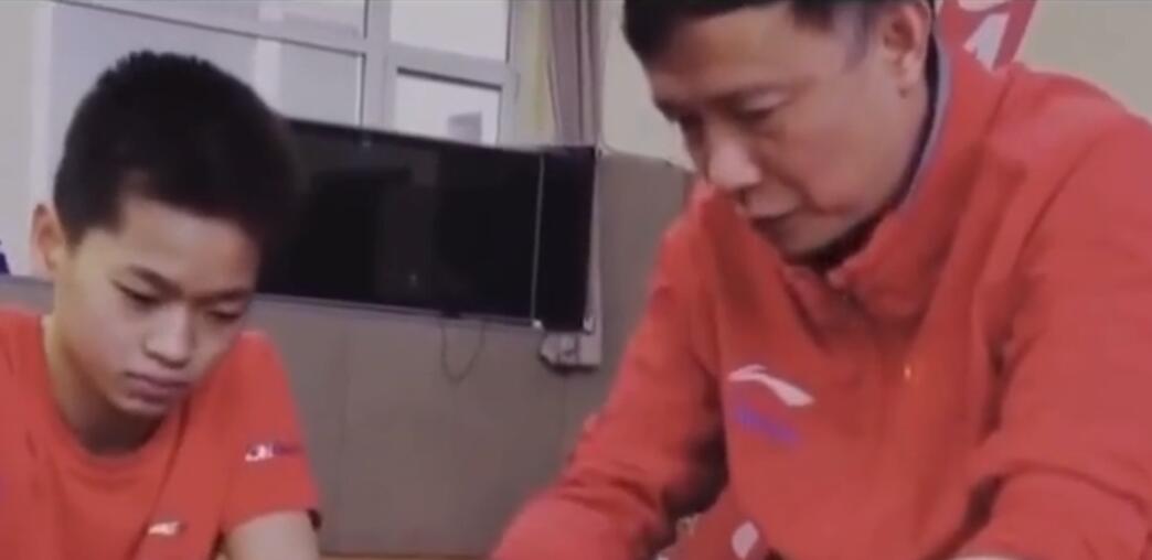 全红婵教练何威仪怎么了，为什么换教练陈若琳