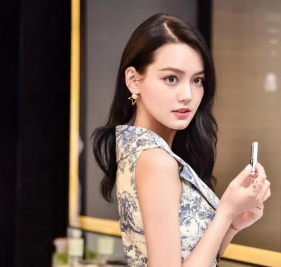 李崇霄老婆茵娜，他们是怎么认识的？