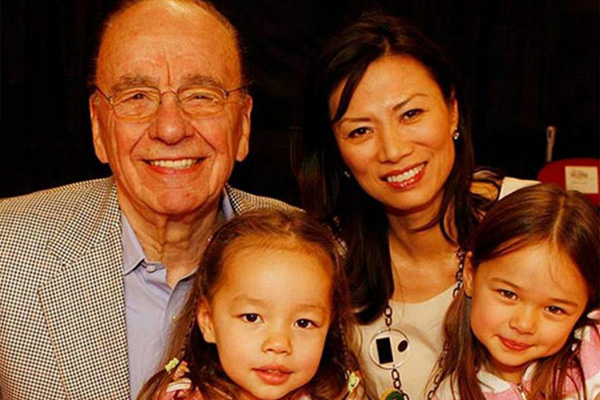 邓文迪怎么弄到默多克精子（默多克邓文迪飞机上相遇）