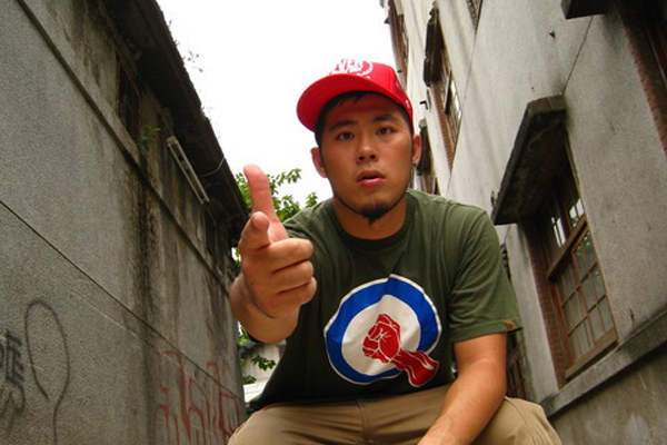 赵奕欢男友李伯恩