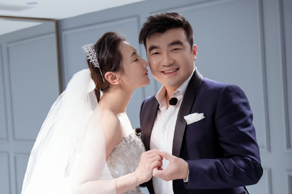 何雯娜老公梁超是豪门吗