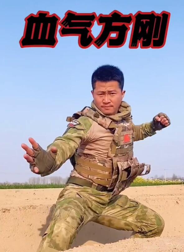 吴京替身叫什么名字（吴京和他的替身这也太像了吧）