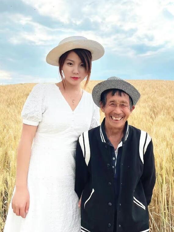 河南网红张白鸽的故事 她是如何实现人生逆袭的