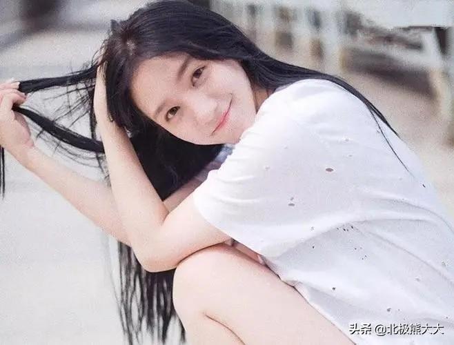 女星刘露的大闹地铁事件（女演员刘露资料介绍）