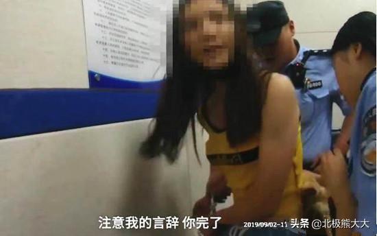 女星刘露的大闹地铁事件（女演员刘露资料介绍）