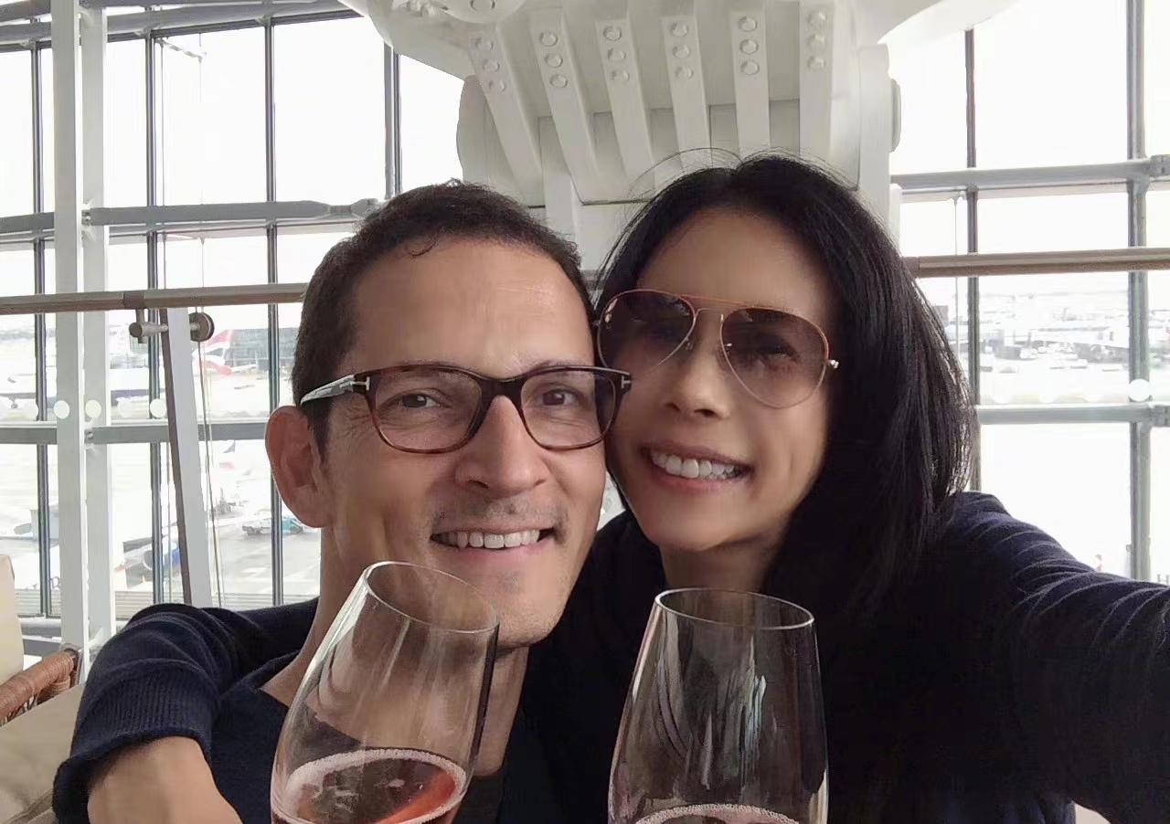 明星莫文蔚和谁结婚了（莫文蔚和Johannes结婚的11周年）