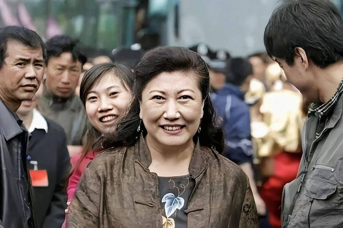 李艾佳怎么走的（盘点英年早逝的九位女星）