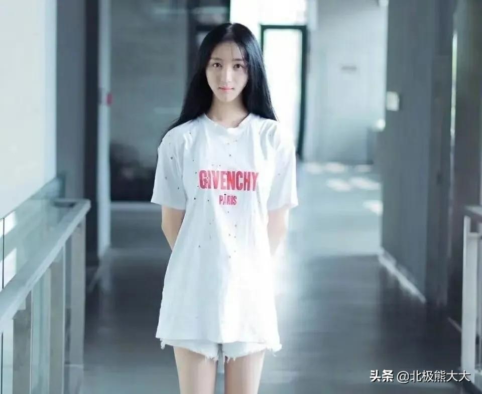 女星刘露的大闹地铁事件（女演员刘露资料介绍）