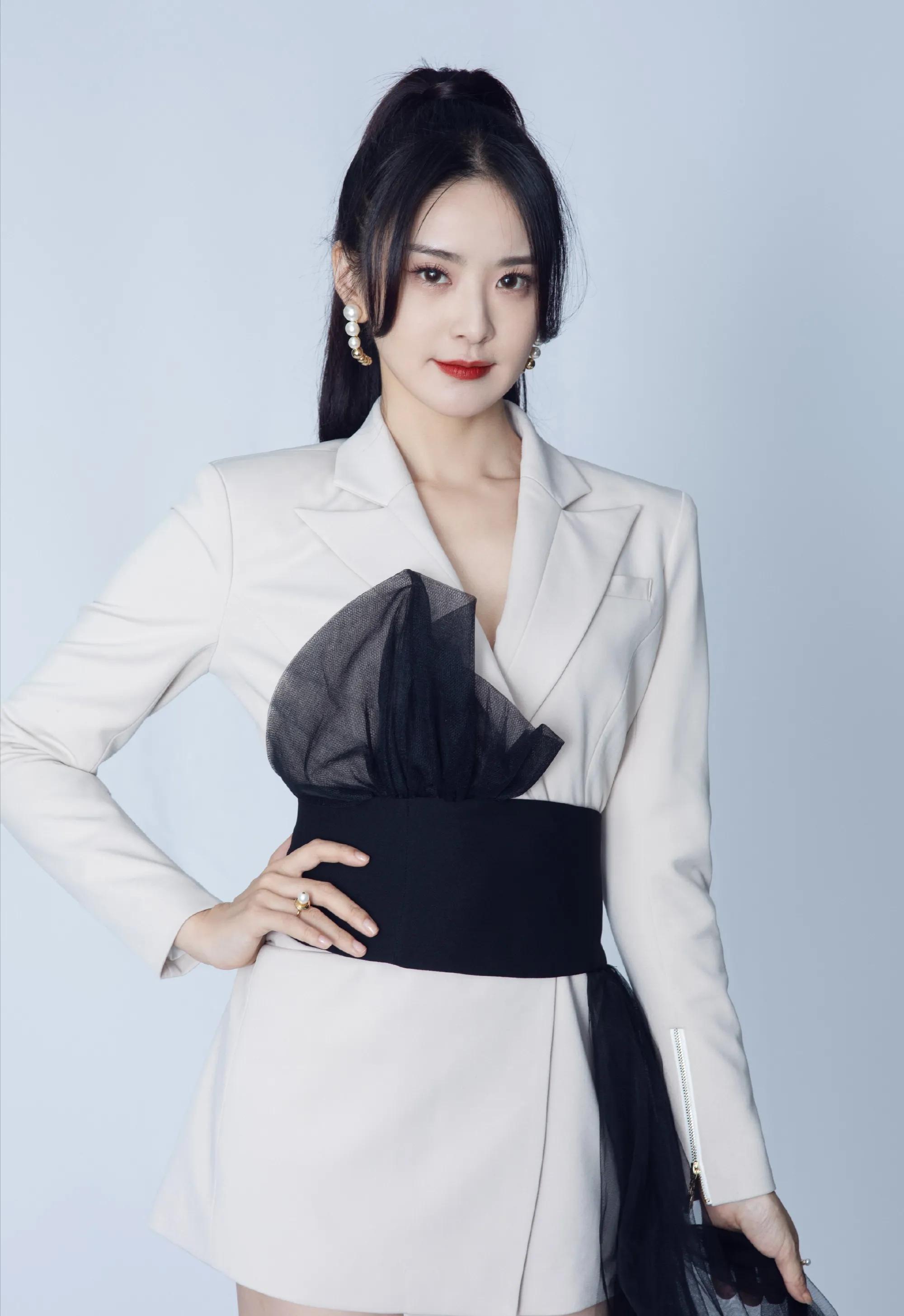 美女主持刘烨资料介绍(湖南卫视美女主持刘烨简介)